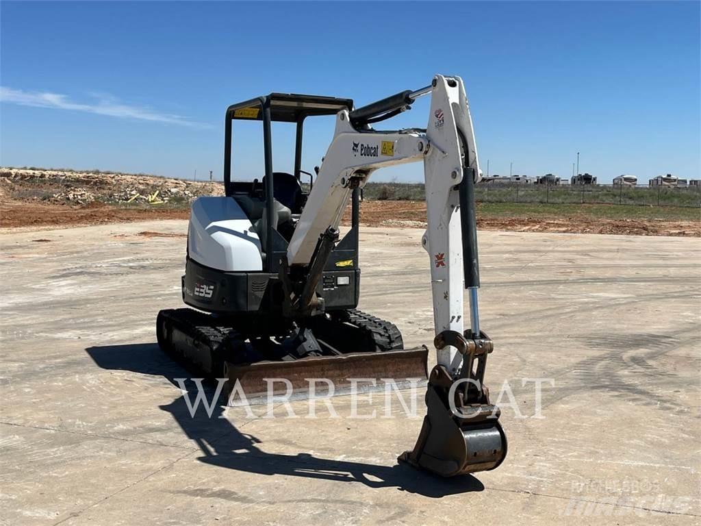 Bobcat E35 履带挖掘机