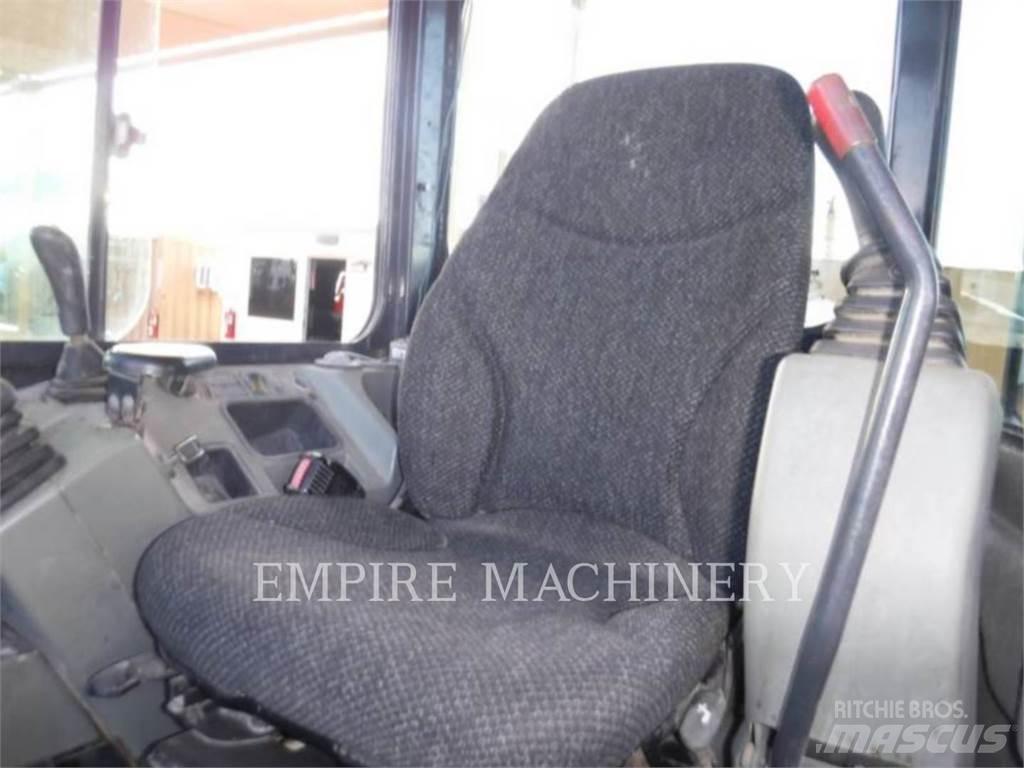 Bobcat E35 履带挖掘机