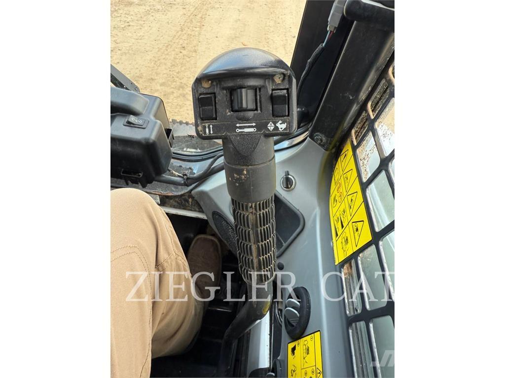Bobcat S 450 滑移装载机
