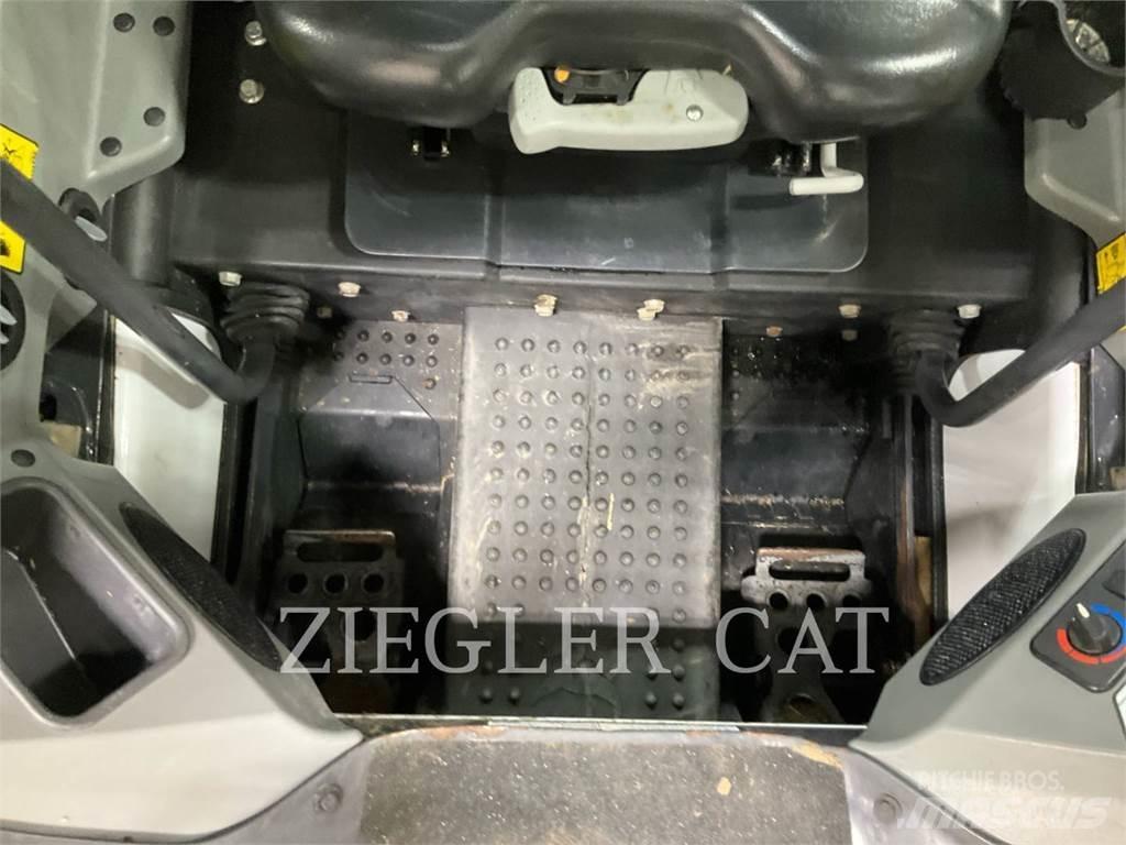 Bobcat S 450 滑移装载机