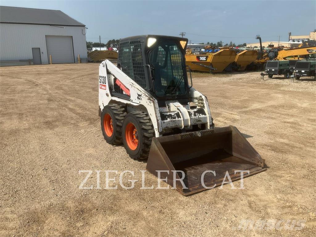 Bobcat S130 滑移装载机