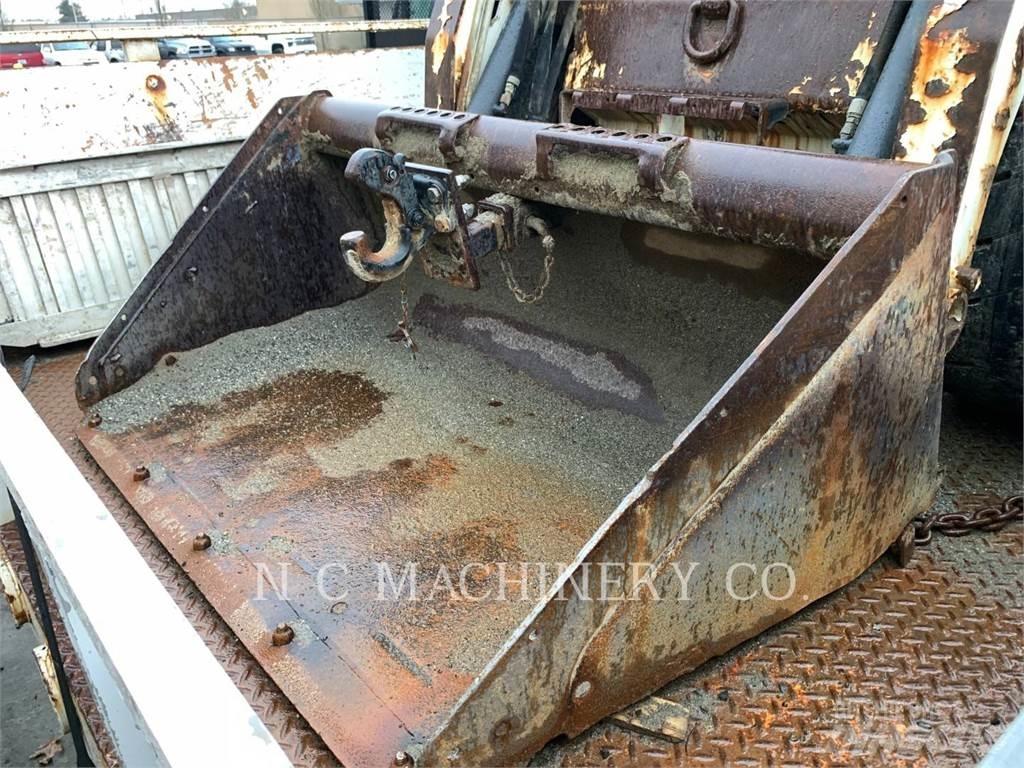 Bobcat S450 滑移装载机