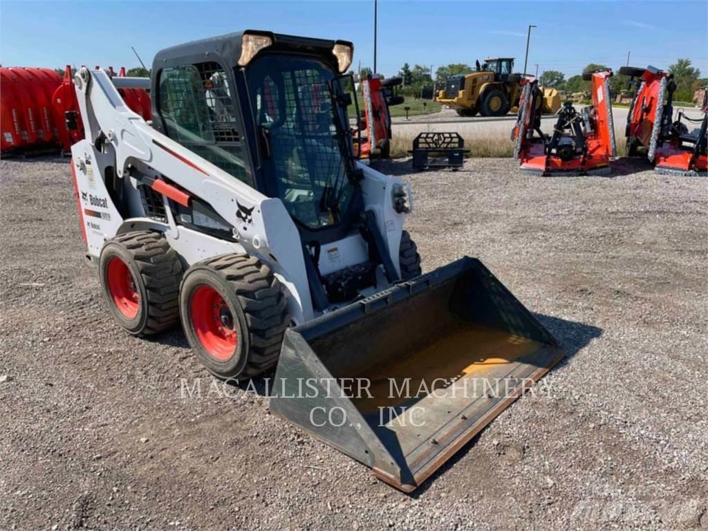 Bobcat S590 滑移装载机