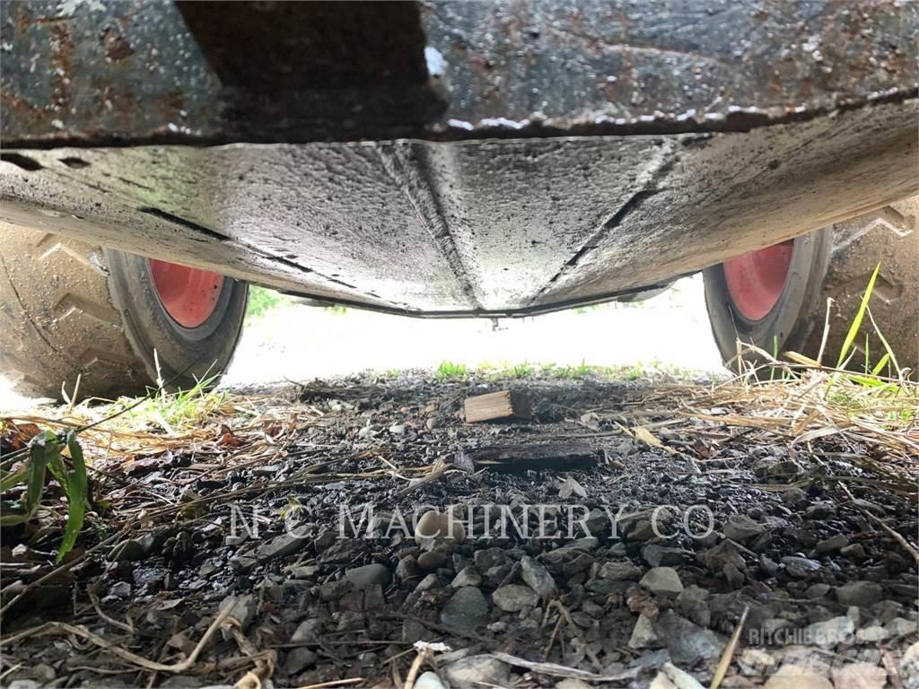 Bobcat S650 滑移装载机