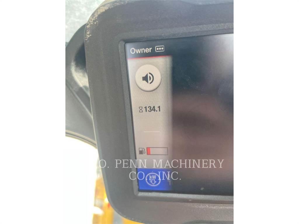 Bobcat S66 滑移装载机