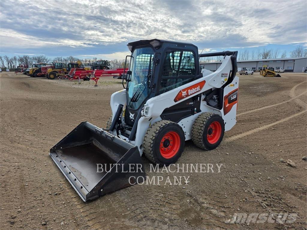 Bobcat S66 滑移装载机