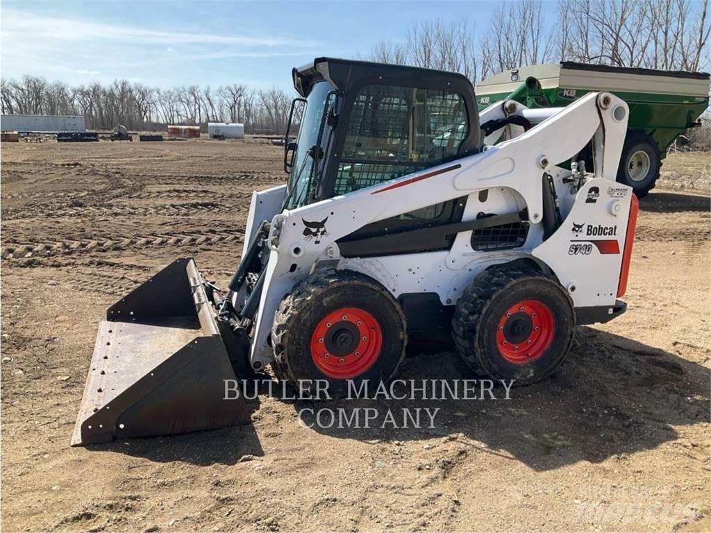 Bobcat S740 滑移装载机