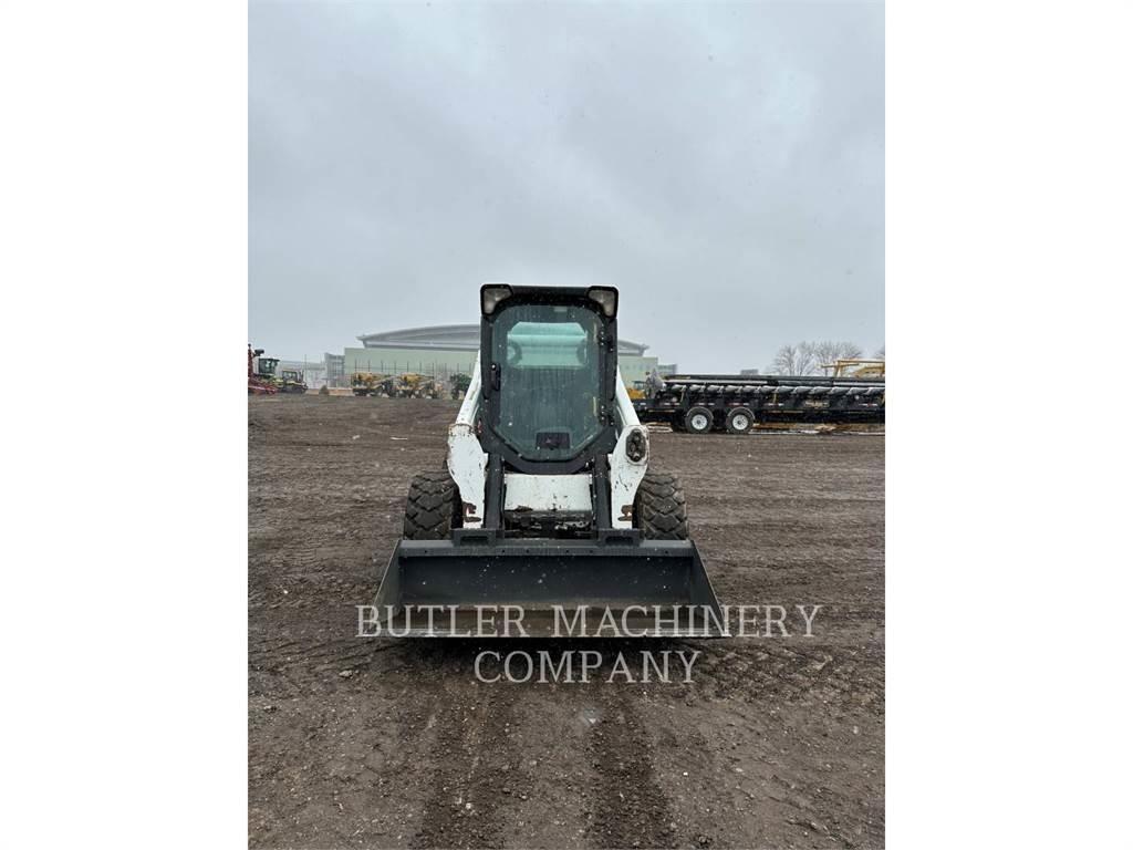 Bobcat S750 滑移装载机