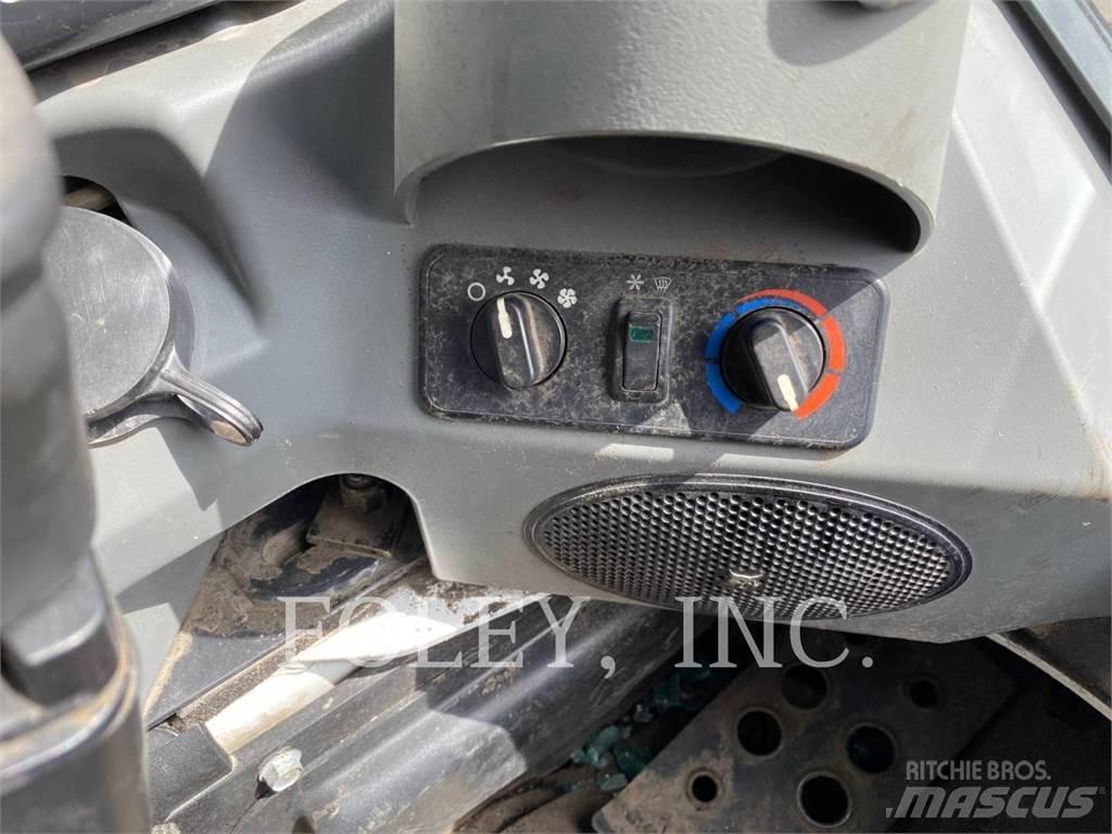 Bobcat S770 滑移装载机