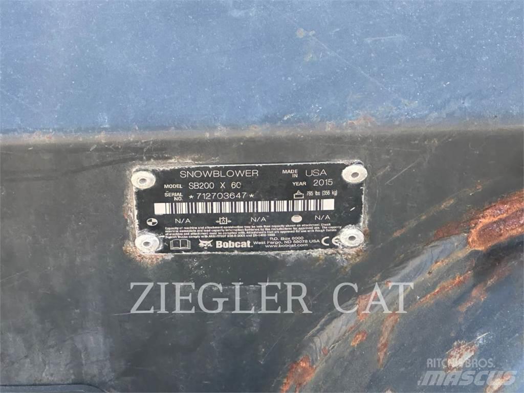 Bobcat SB200 滑移装载机