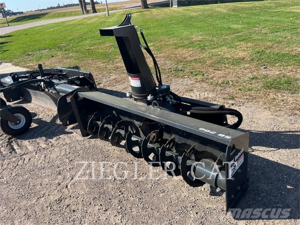 Bobcat SB200 滑移装载机
