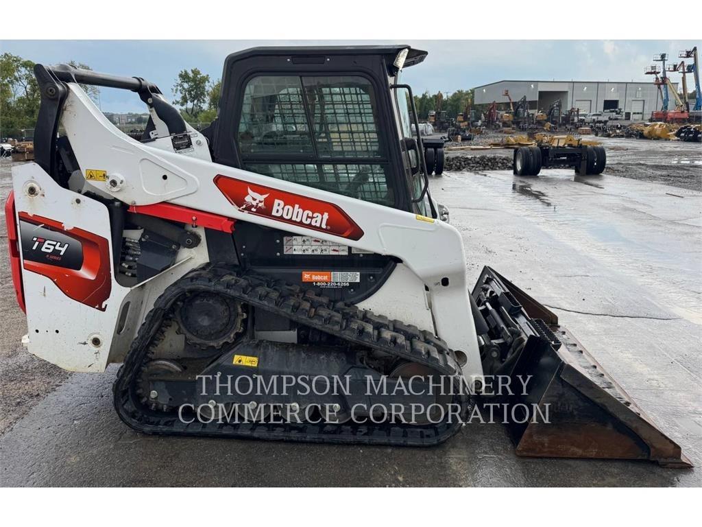 Bobcat T64 履带式装载机