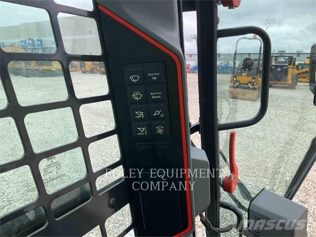 Bobcat T66 滑移装载机