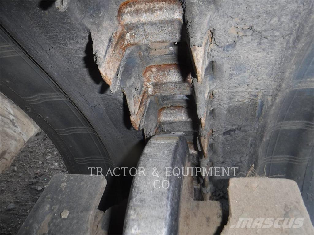 Bobcat T76 滑移装载机