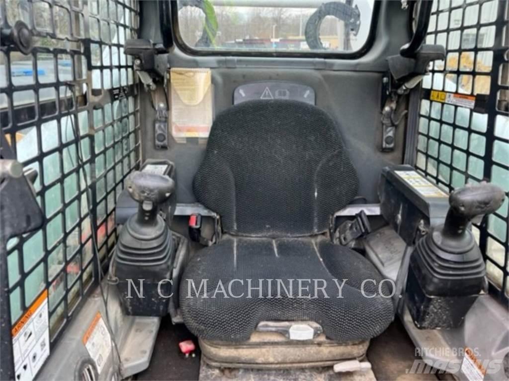 Bobcat T870 滑移装载机