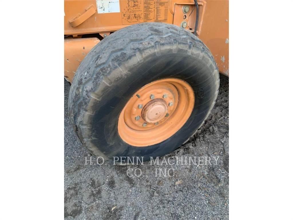 CASE 580SN 反铲装载机