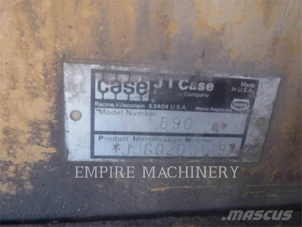 CASE 590 反铲装载机