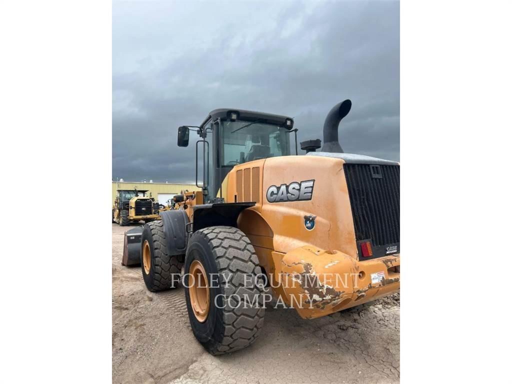 CASE 821F 轮式装载机