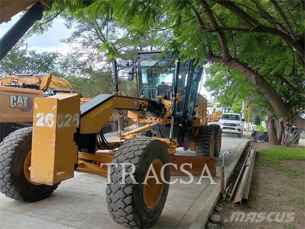 CAT 120 平地机/推土机