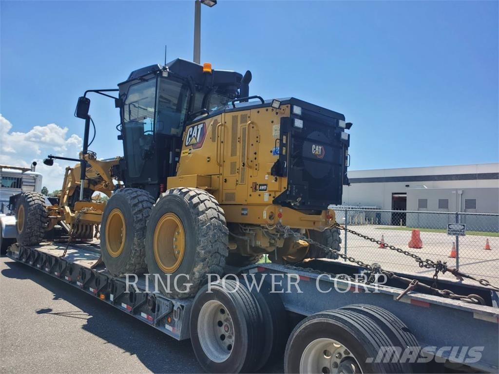 CAT 120 AWD CS 平地机/推土机