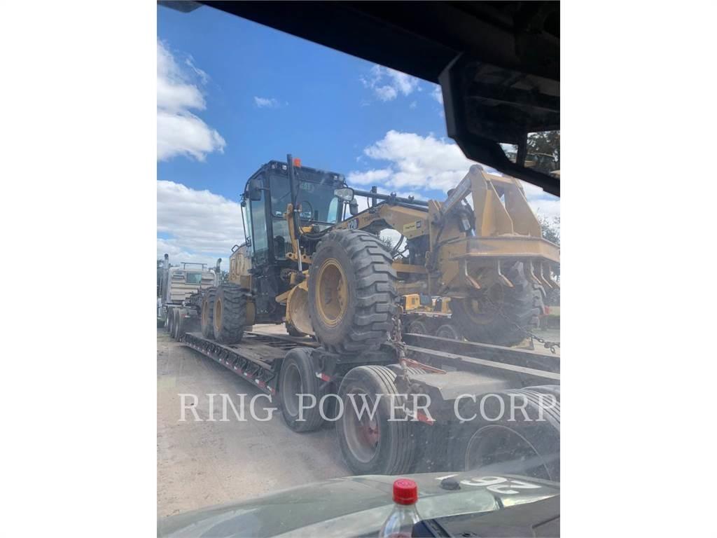 CAT 120 LVR 平地机/推土机
