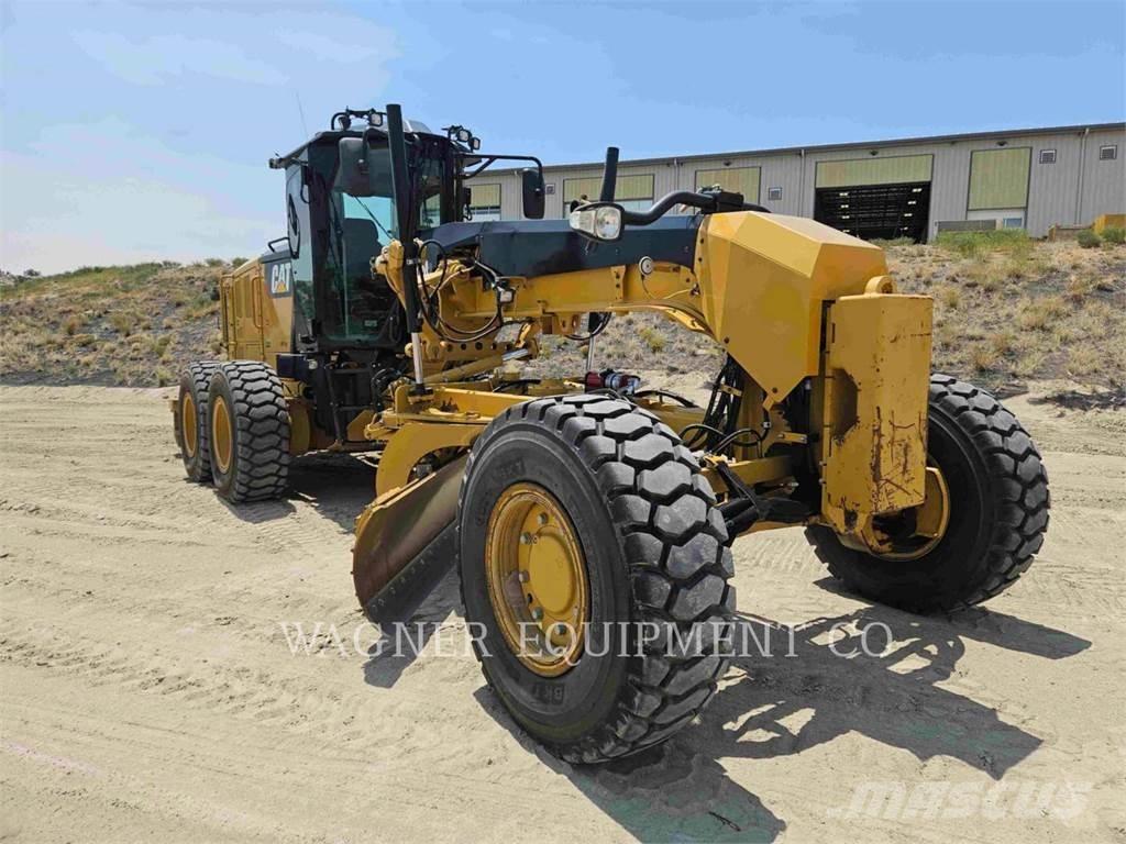 CAT 120M2 AWD 平地机/推土机