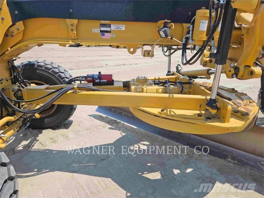 CAT 120M2 AWD 平地机/推土机