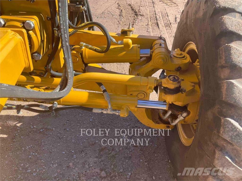 CAT 120M2AW 平地机/推土机