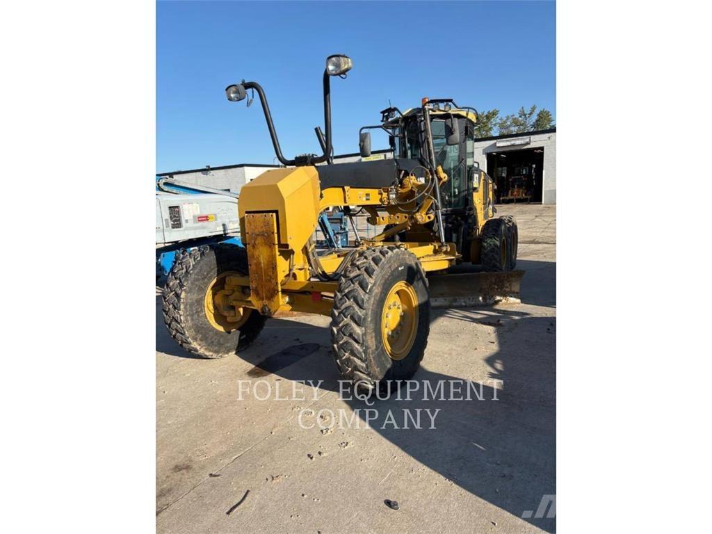 CAT 12M 平地机/推土机