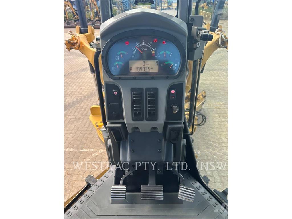 CAT 12M 平地机/推土机