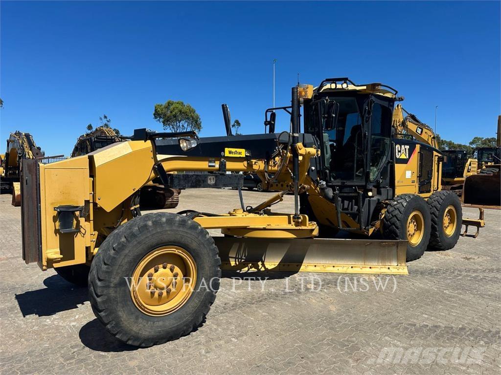 CAT 12M 平地机/推土机