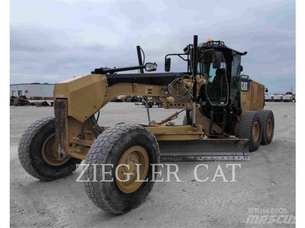 CAT 12M2 平地机/推土机