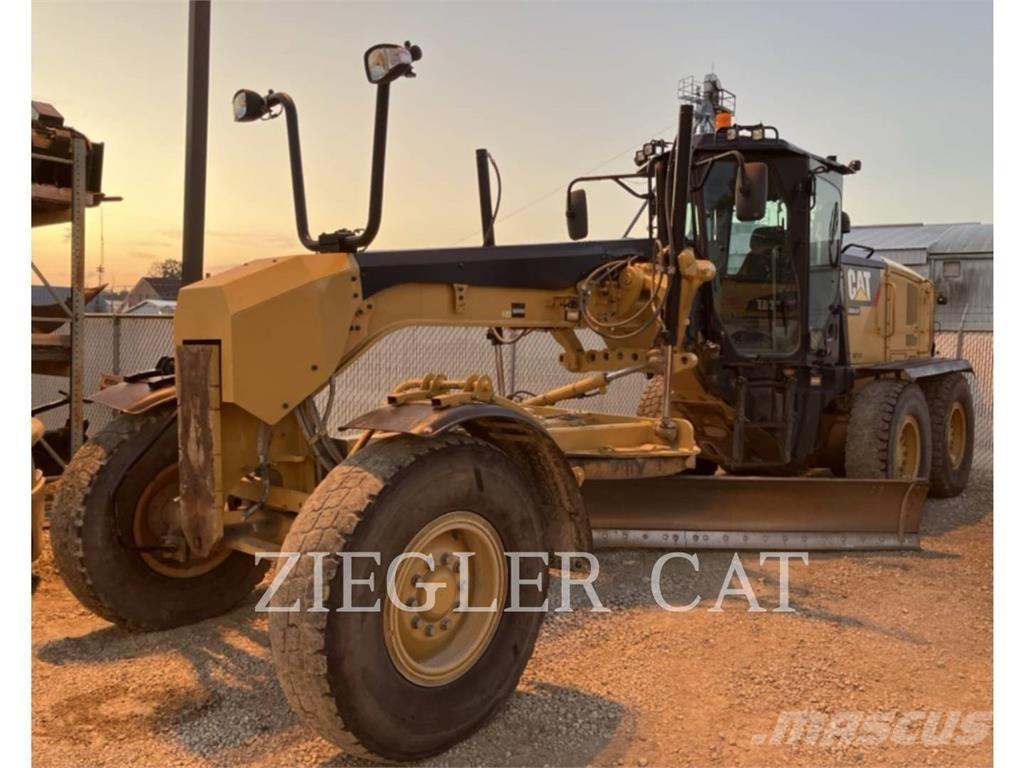 CAT 12M2 平地机/推土机