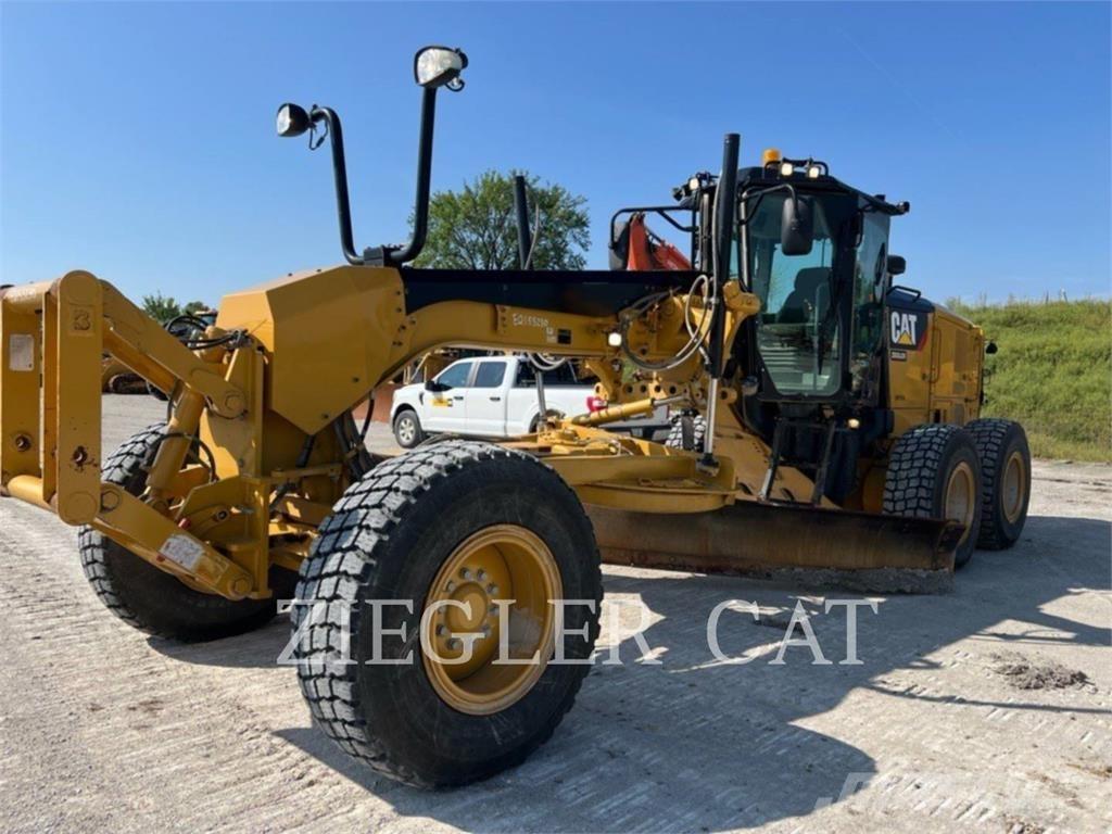 CAT 12M2 平地机/推土机