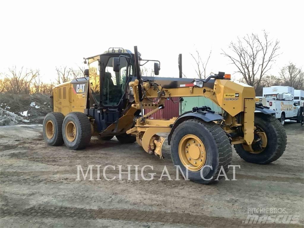 CAT 12M2 AWD 平地机/推土机