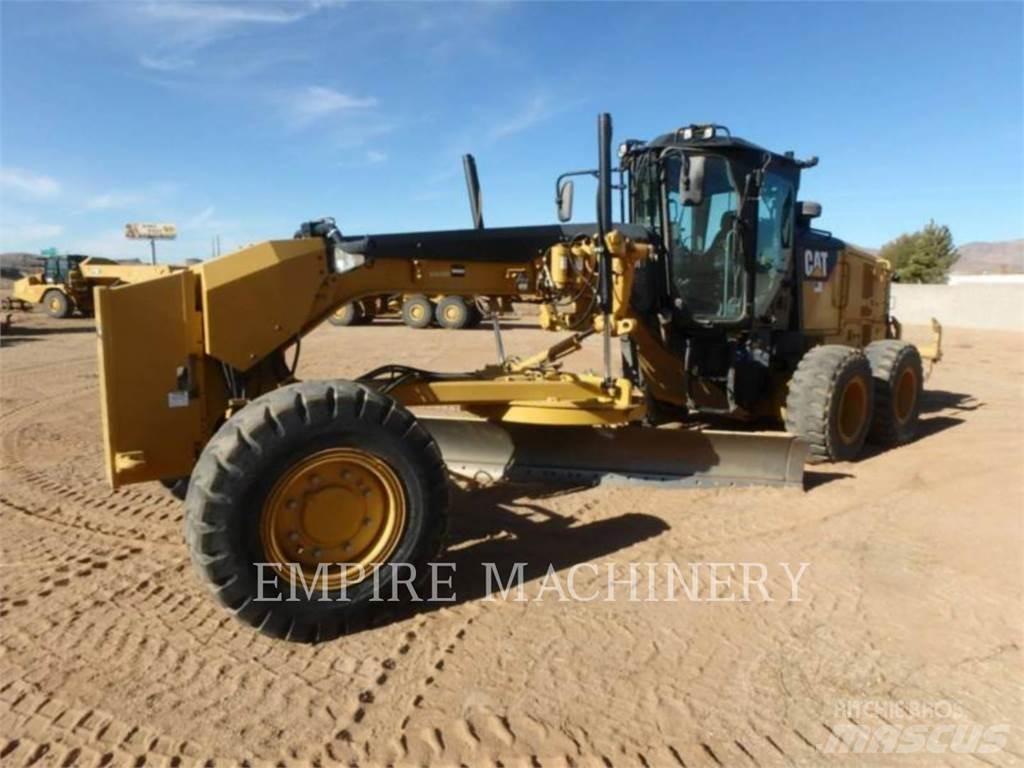 CAT 12M3 AWD 平地机/推土机