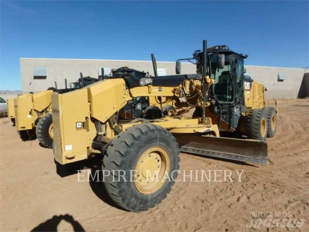 CAT 12M3 AWD 平地机/推土机