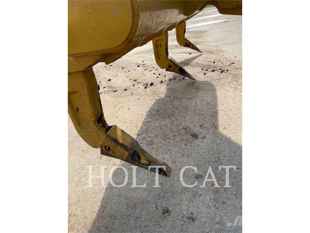CAT 140 平地机/推土机