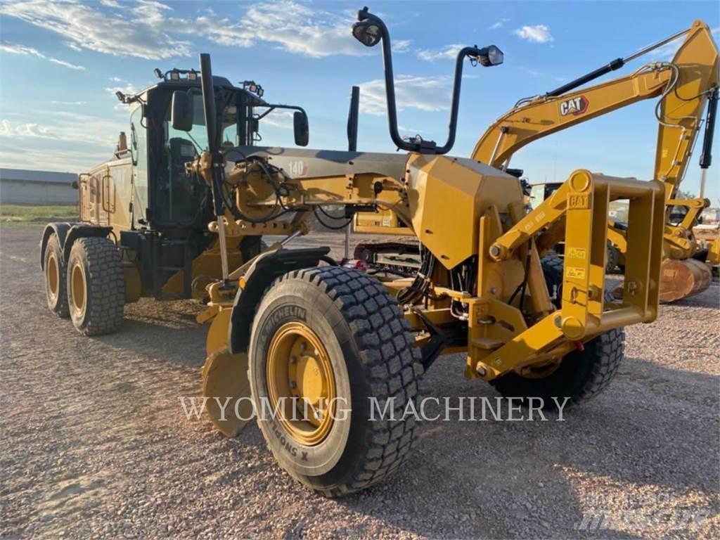 CAT 140 AWD 平地机/推土机