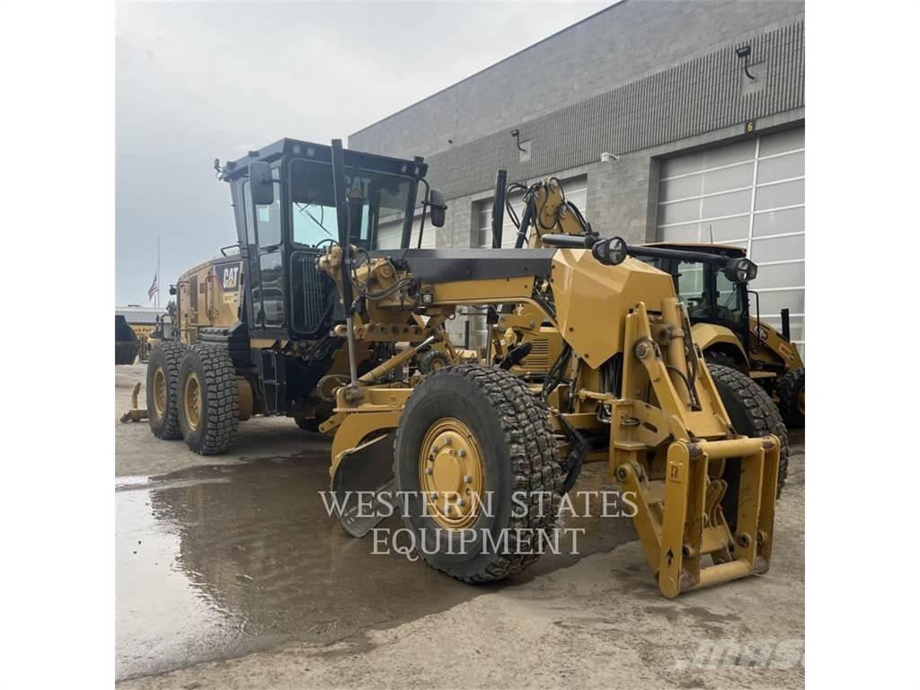 CAT 140 AWD 平地机/推土机