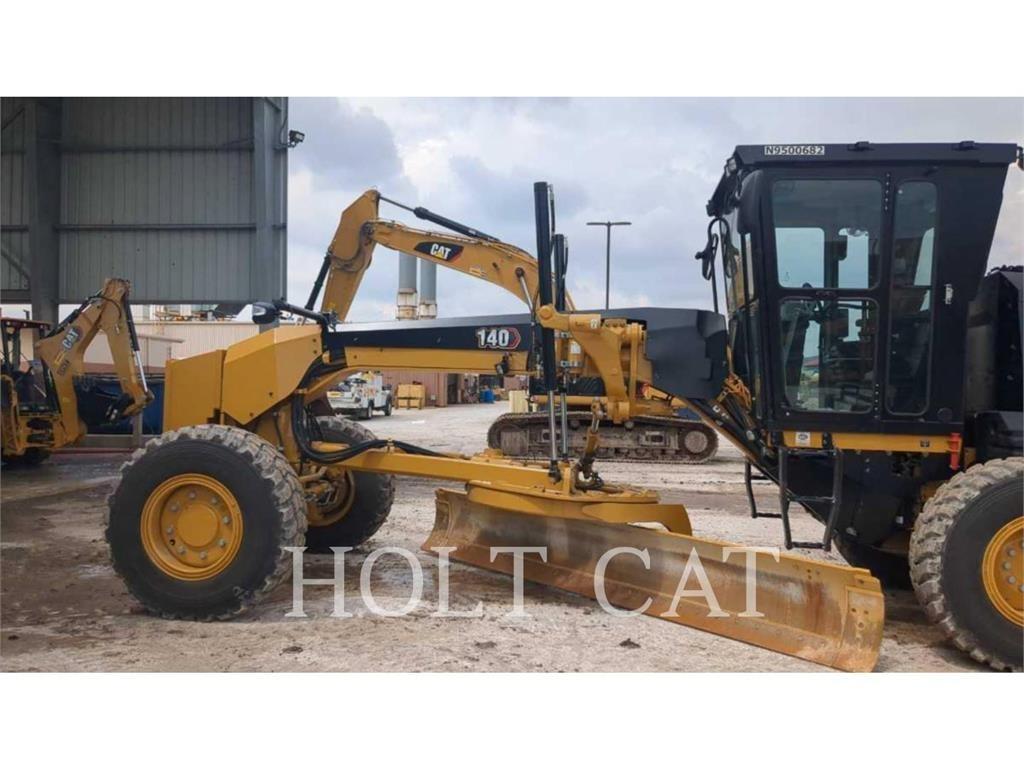 CAT 140 AWD 平地机/推土机