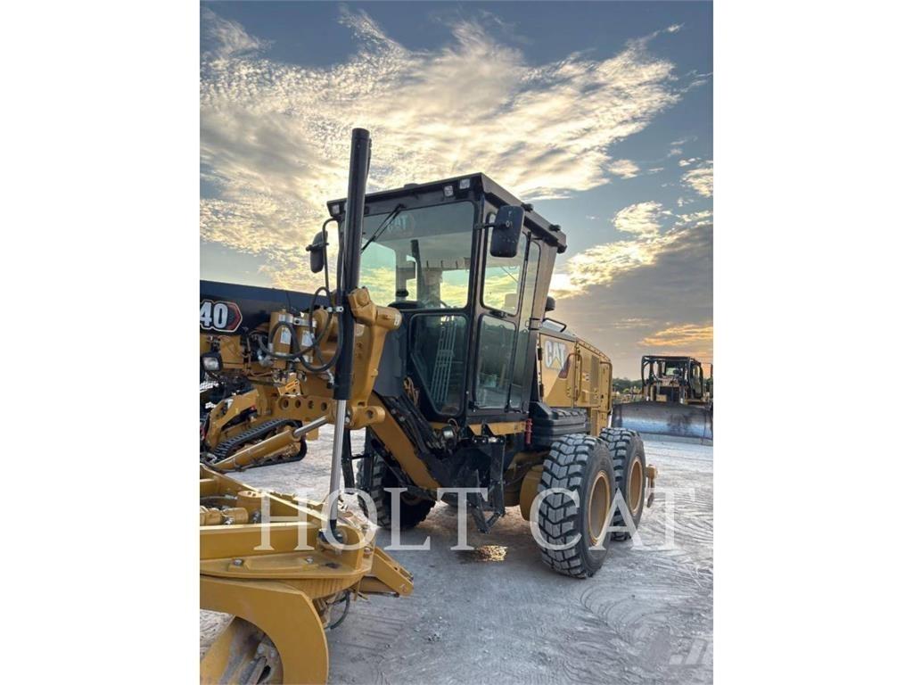 CAT 140 AWD 平地机/推土机