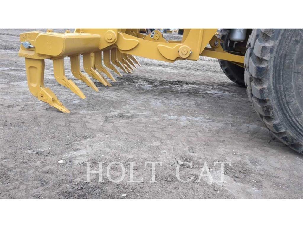 CAT 140 AWD 平地机/推土机