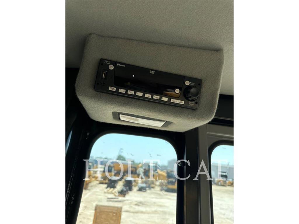 CAT 140 AWD 平地机/推土机