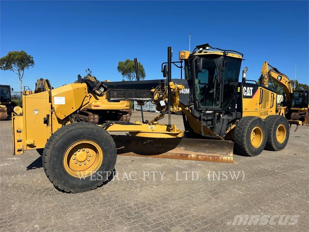 CAT 140M 平地机/推土机