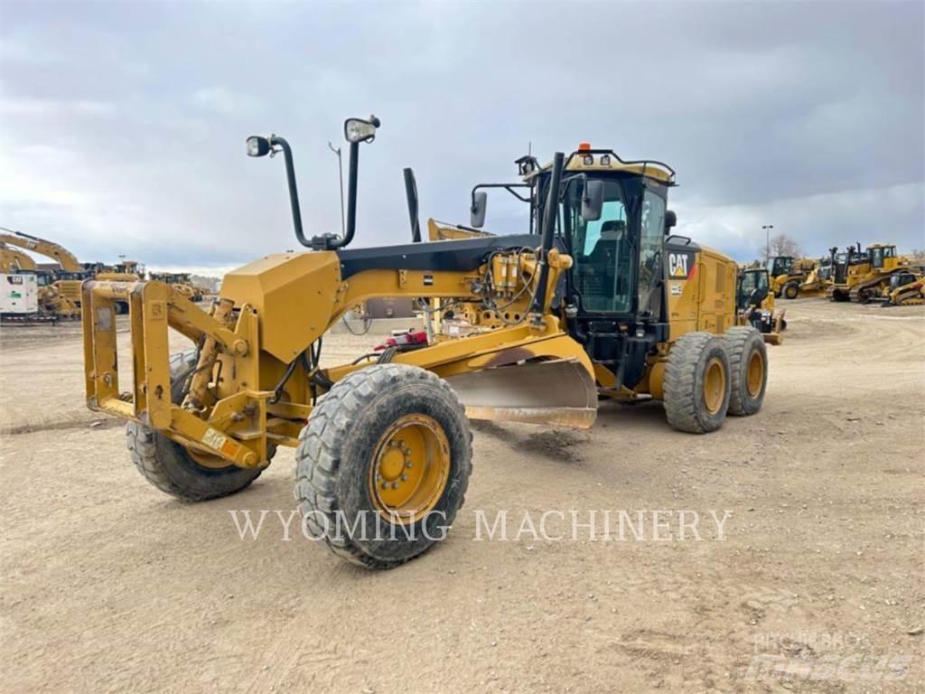 CAT 140M 2 平地机/推土机