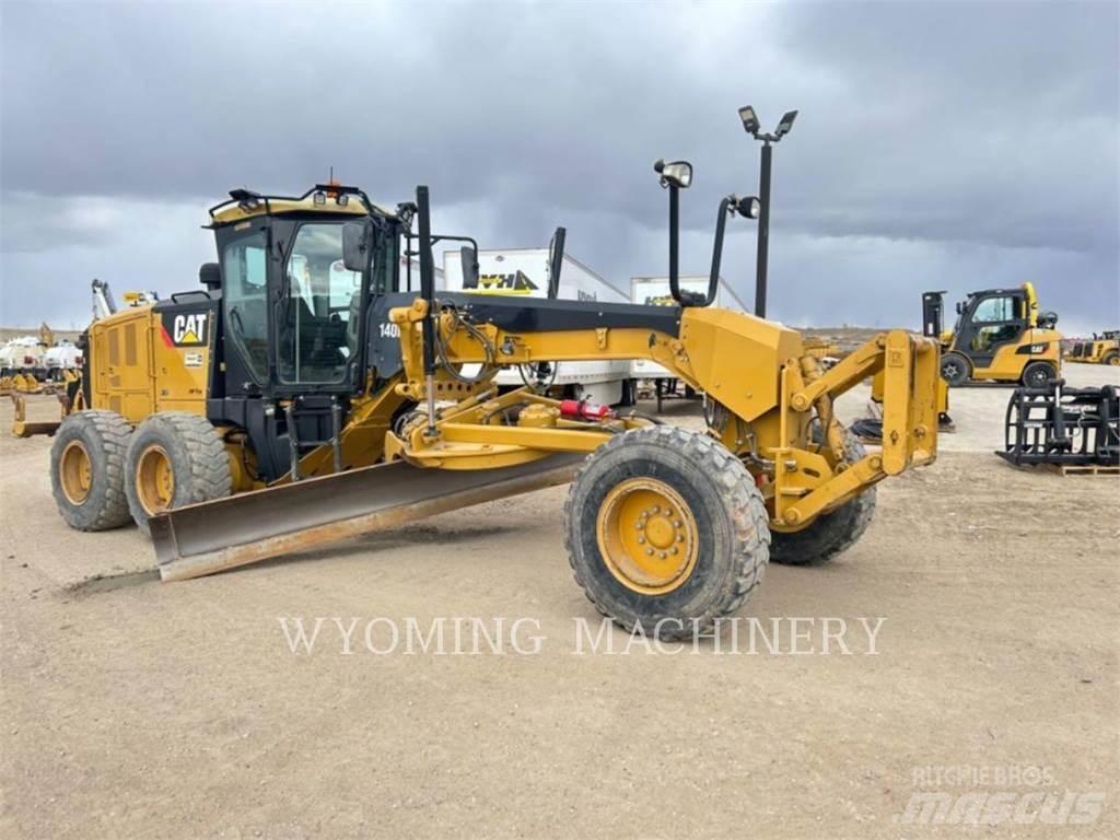CAT 140M 2 平地机/推土机