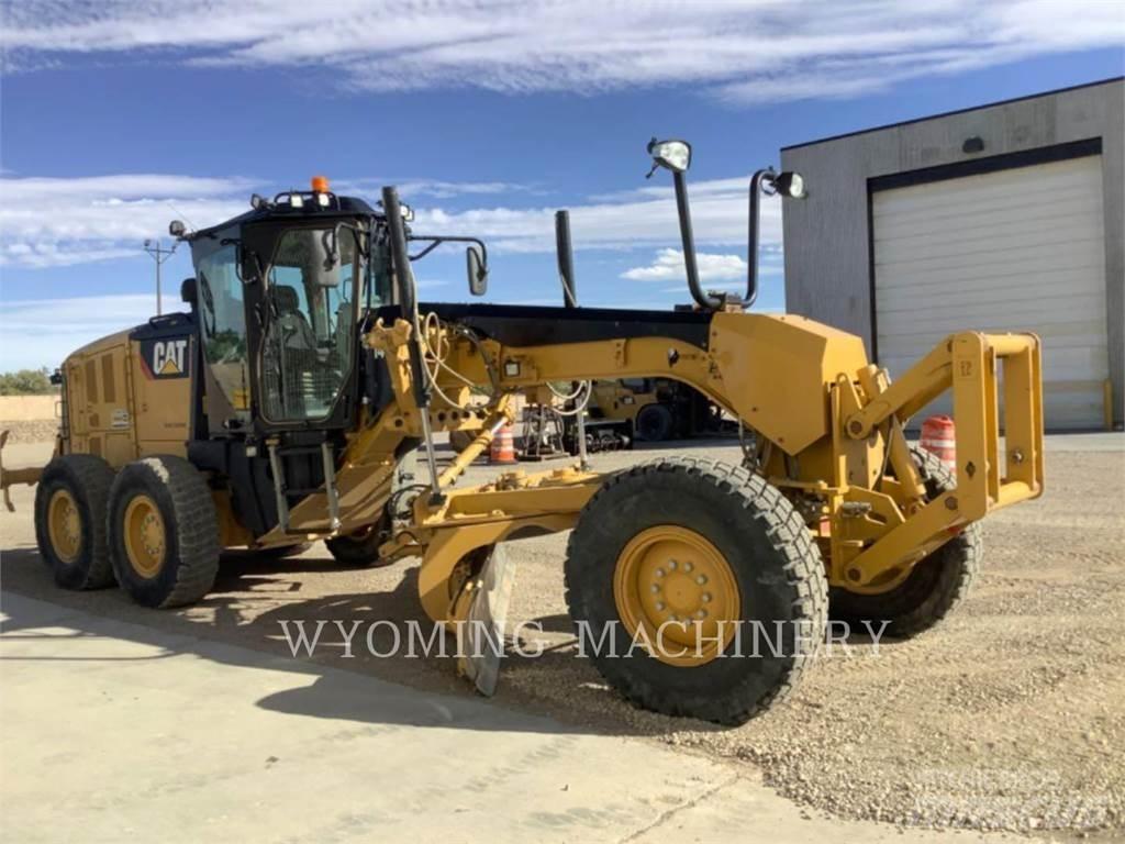 CAT 140M 3 平地机/推土机
