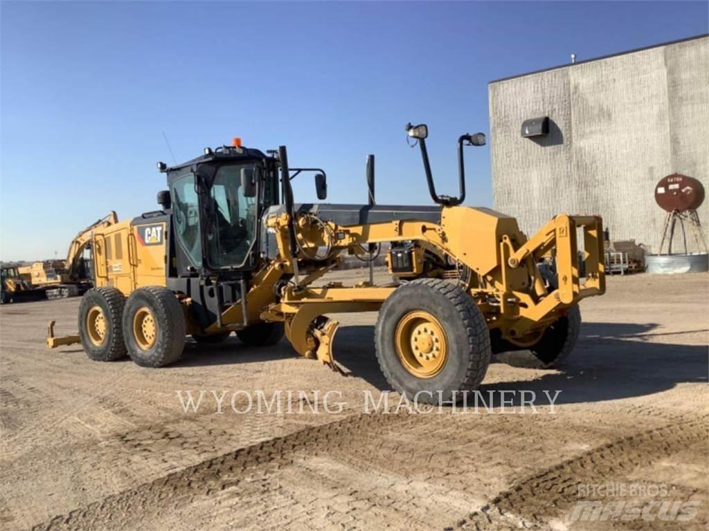 CAT 140M 3 平地机/推土机