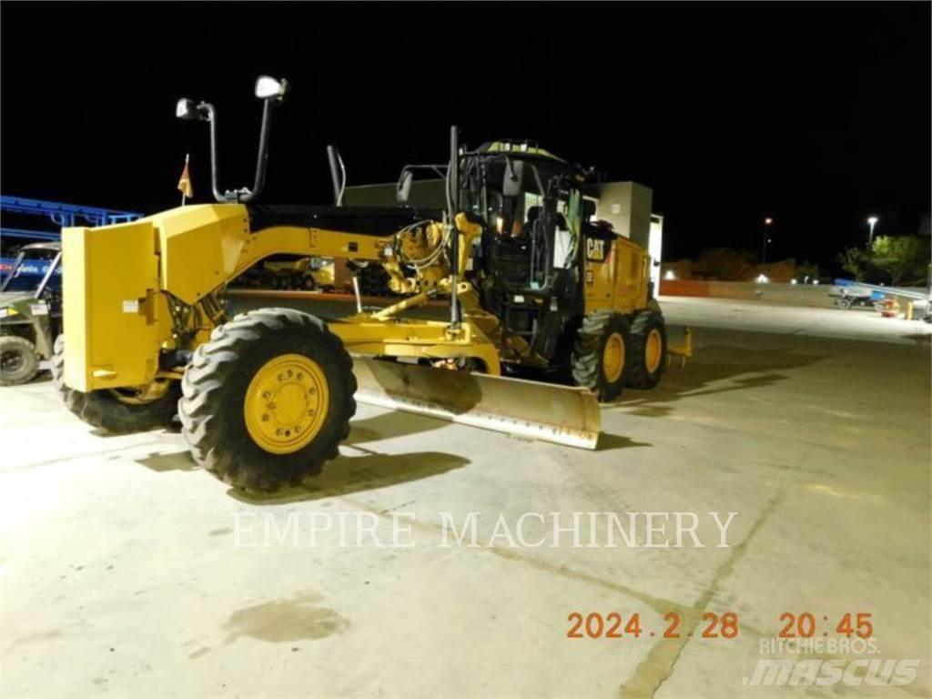 CAT 140M2 AWD 平地机/推土机